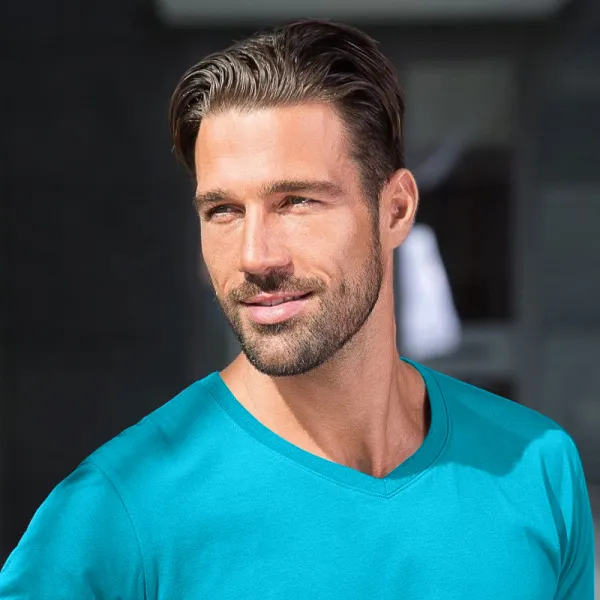 Tricou de bărbați strâns - Decolteu în V