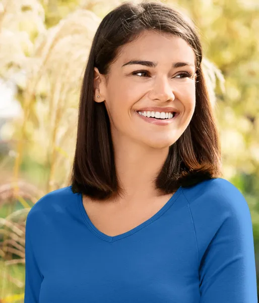 Tricou ajustat pentru femei, decolteu în V - Decolteu în V adânc