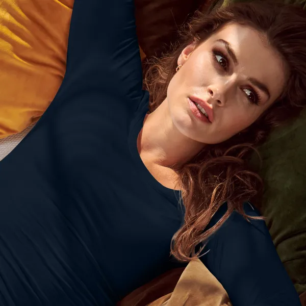 Tricou de damă cu mâneci lungi și decolteu mai adânc - Decolteu rotund mai adânc