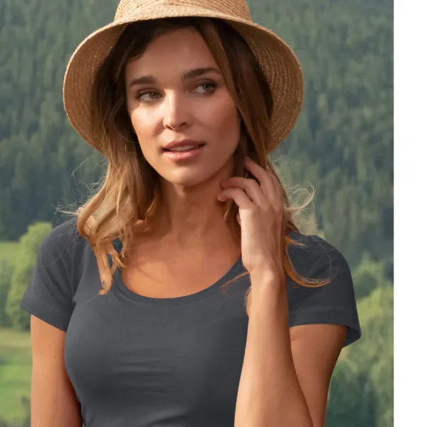 Tricou de damă cu cusături decorative - Decolteu rotund adânc