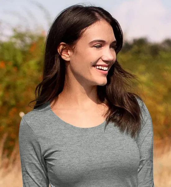 Tricou de damă cu mâneci lungi - Decolteu rotund mai adânc