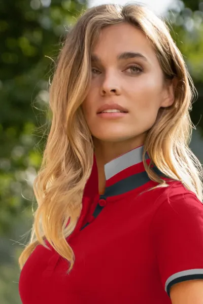 Rochie de damă cu guler sus - Închidere cu 4 nasturi